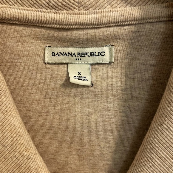 Banana Republic Sweater - Picture 4 of 5